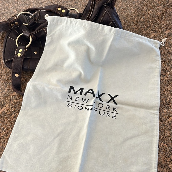 MAXX NY Leather Shoulder Bag. Deep Expresso Brown, Gold Accents, Dust Bag - Picture 3 of 16